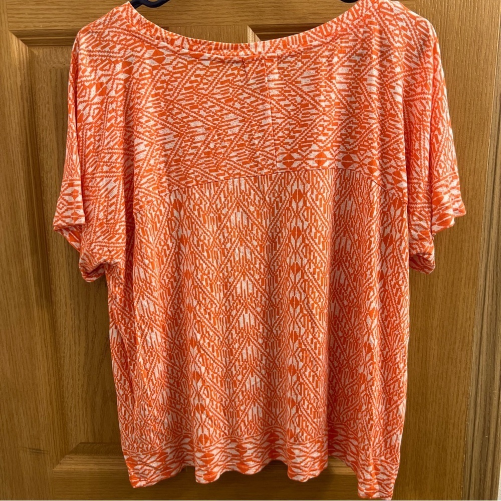 Old Navy Women's Orange Patterned Top - Picture 4 of 4